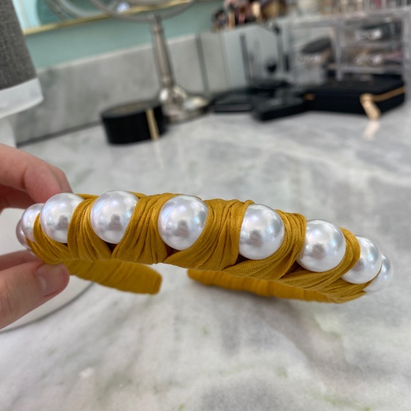 YELLOW PEARL HAEDBAND - Picture 5 of 7